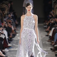 A model walks the runway at the Max Mara show during Milan Fashion Week Spring/Summer 2018 on September 21, 2017 in Milan, Italy.  (Photo by Andreas Rentz/Getty Images)