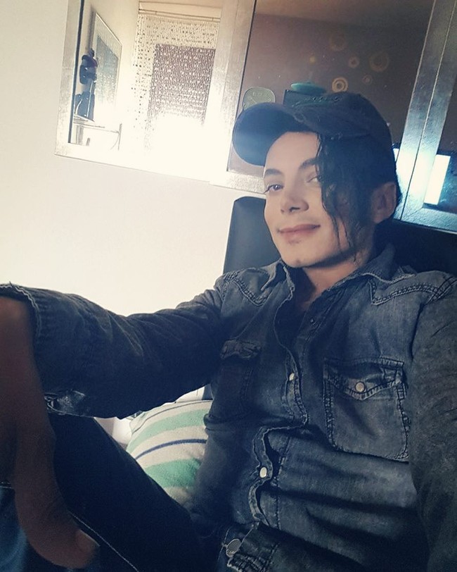 Postingan wanita bernama Lourdes itu pun dibanjiri 3.300 komentar dan di-retweet sebanyak 3.000 kali. Lourdes sendiri memiliki 23.500 follower di Twitter. Foto: Instagram