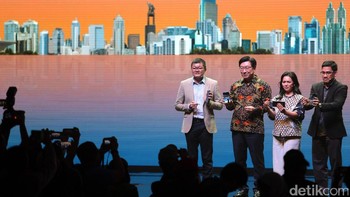 Para petinggi Samsung memperkenalkan Samsung Galaxy Note 8 di hadapan media. (Foto: detikINET/Ari Saputra)