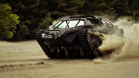 Kakak beradik Michael dan Geoff Howe mematok harga tank mewah ini mulai US$ 495.000 (Rp 6,5 miliar) hingga US$ 595.000 (Rp 8 miliar). (Ripsawtank).