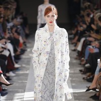 A model walks the runway at the Max Mara show during Milan Fashion Week Spring/Summer 2018 on September 21, 2017 in Milan, Italy.  (Photo by Andreas Rentz/Getty Images)