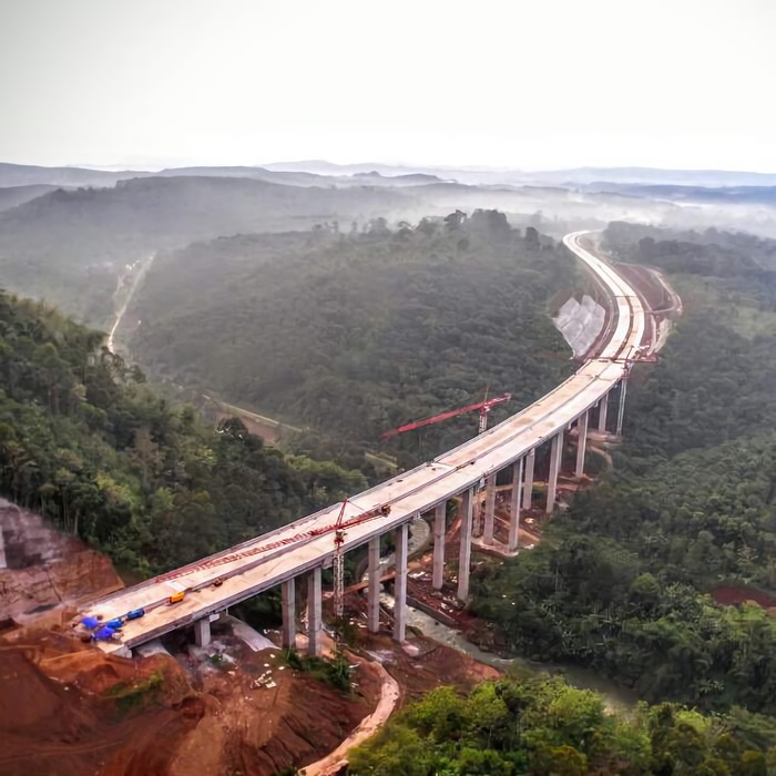 Indahnya Jembatan di Tol  Bawen  Salatiga  yang Diresmikan 