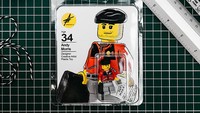 Ia menghabiskan waktu selama dua bulan untuk membuat lego dirinya itu. (Dok. Andy Morris)