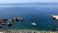 Memang Pulau Sicily tak terlalu ramai dengan aktivitas manusianya. Hanya ada supermarket kecil dan kios koran di sana. (Dok. CNN Travel)