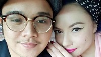 Pasangan yang beda usia 3 tahun itu selalu sukses membuat baper para fans. (Dok. Instagram/miss_adinda_mae)