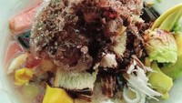 Dari Semarang @bima_bakso_joni memamerkan racikan es campur andalannya. Ada alpukat, tape singkong, cincau, kelapa muda, es serut dan susu kental manis cokelat.Foto: Istimewa