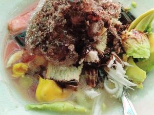Sluuurp! Beragam Bahan Diracik dengan Es dan Sirop