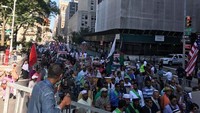 Tema parade Islam yang dikenal dengan United American Muslim Day Parade ini adalah Building Bridges (membangun jembatan) sebagai antitesis dari kebijakan-kebijakan Donald Trump. (Foto: dok. Shamsi Ali)