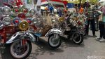 Puluhan Vespa Pamer Kecantikan di Yogyakarta