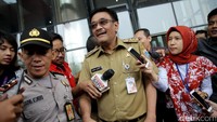 Gubernur DKI Jakarta Djarot Saiful Hidayat mendatangi KPK, Jalan Kuningan Persada, Jakarta Selatan, Senin (25/9/2017). Djarot akan melakukan penandatanganan memorandum of understanding (MoU) terkait pengawasan pajak dan retribusi.