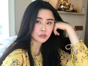 Seperti Tak Menua, Aktris 50 Tahun Ini bak Wanita Usia 30-an