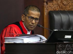 Kali Pertama Saldi Isra Lihat MK Berubah Sikap dalam Sekelebat