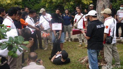 Adegan-adegan Duel Gladiator Maut di Bogor Direka Ulang