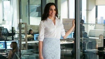 Foto: 15 Inspirasi Baju Kerja dari Meghan Markle, Calon Istri Pangeran Harry