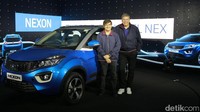 Nexon dijual seharga 585.000 rupee (Rp 120 juta) untuk varian bensin dan 685.000 rupee (Rp 140 jutaan) untuk varian diesel. (Tata Motors).