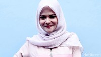 Ia menceritakan pernikahannya digelar tertutup karena hanya ditukjukan untuk keluarga terdekat. Pool/Noel/detikFoto.