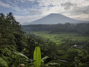 AirNav Siapkan 10 Bandara Pengalihan Jika Gunung Agung Meletus