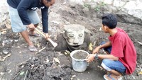 Patung tersebut biasa disebut Umbul Buto oleh warga sekitar.