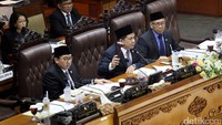 Dalam sidang ini, paripurna juga akan mengesahkan 5 hakim agung yang sebelumnya telah disetujui Komisi III DPR dalam uji kepatutan dan kelayakan sebelumnya. Mereka adalah Gazalba Saleh (Kamar Pidana), Muhammad Yunus Wahab (Kamar Perdata), Yasardin (Kamar Agama), Yodi Martono Wahyunadi (Kamar Tata Usaha Negara), dan Hidayat Manao (Kamar Militer).