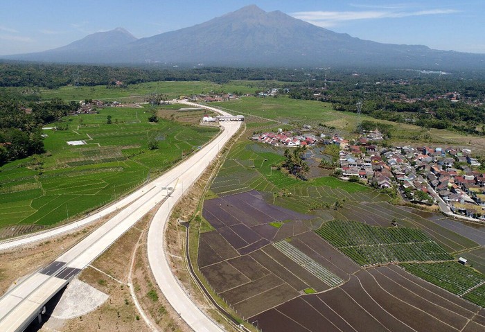 Diviralkan Jokowi, Ini Spot Indah di Tol Trans Jawa - Foto 3