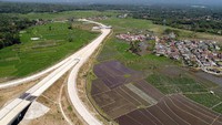 Jalannya mulus, lebar, dan menawarkan pengalaman baru, kata Jokowi. Foto: Dok Kementerian PUPR