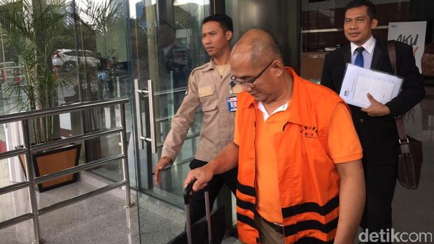  Tersangka kasus suap Kajari Pamekasan di gedung KPK, Selasa (26/9/2017)