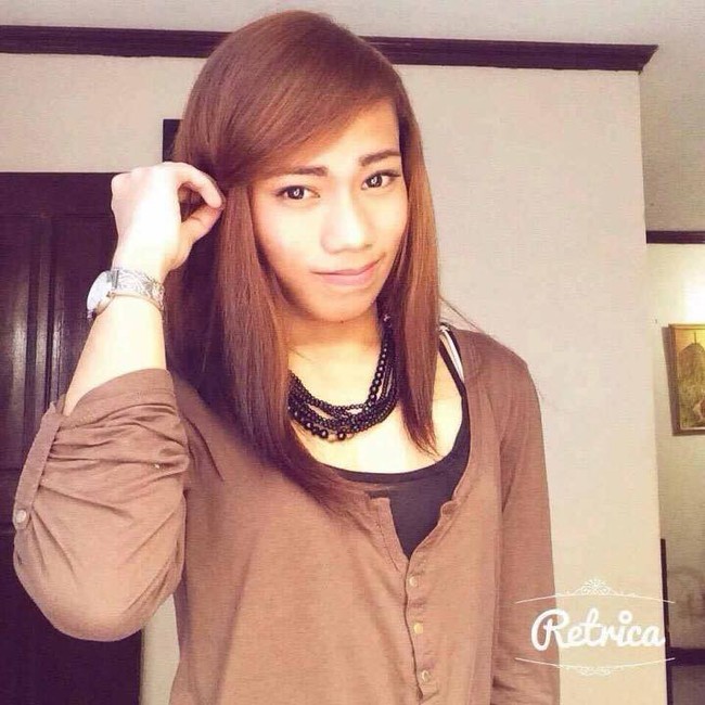 Hingga akhirnya ketika duduk di bangku sekolah menengah, Arnie mengubah penampilannya. Arnie berdandan menjadi wanita dengan memakai wig rambut panjang dan busana layaknya wanita. Foto: Dok. Facebook Puberty Hits