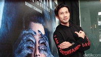 Denny memang memiliki pesona yang membuat para wanita jatuh hati. Pool/Ismail/detikFoto.