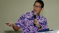 Sandi mencontohkan ada beberapa transportasi massal yang berdekatan namun belum terkoneksi. Misalnya Transjakarta koridor 13 dengan Stasiun Kebayoran Lama.