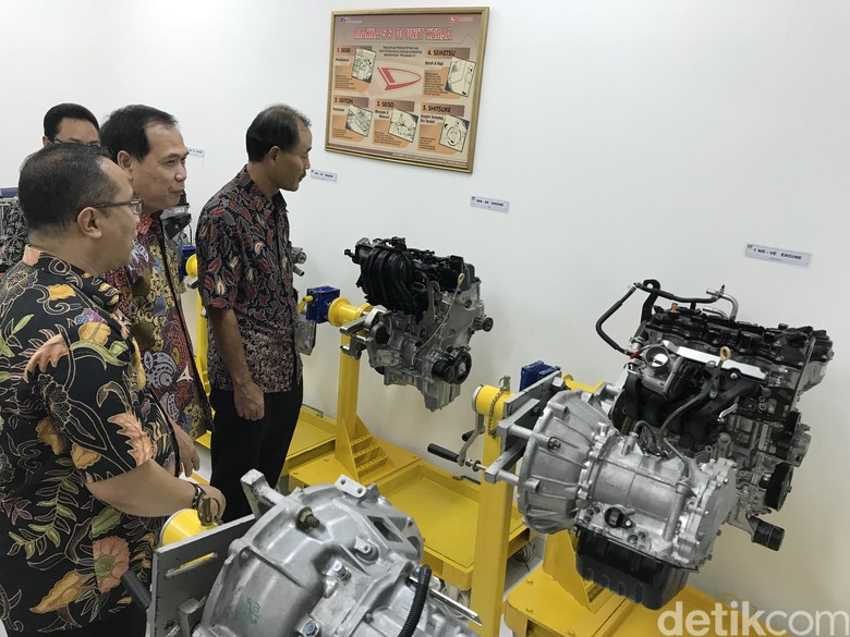 Daihatsu Permantap Pelatihan Teknisi di Kawasan Timur Indonesia (Foto: M Nur Abdurrahman) Daihatsu Permantap Pelatihan Teknisi di Kawasan Timur Indonesia (Foto: M Nur Abdurrahman)