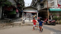 Dinas Perumahan Rakyat dan Kawasan Permukiman (DPRKP) DKI Jakarta akan menertibkan bangunan liar tersebut.