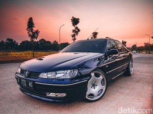 Mobil-mobil Prancis Lawas dan Baru Siap Adu Cantik di Kemang