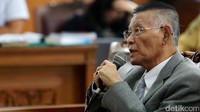 Guru besar ilmu hukum Universitas Padjajaran, Bandung, Prof Romli Atmasasmita, hadir dalam lanjutan sidang praperadilan Setya Novanto, di Pengadilan Negeri Jakarta Selatan, Selasa (26/9/2017).