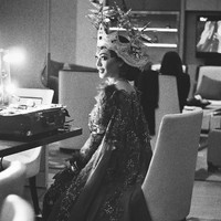 Diungkapkan Didiet di Instagram, kebaya Milka hadir dengan inspirasi siluet berstruktur yang populer dikalangan desainer adibusana Prancis di era 1950-an. (Foto: Instagram)