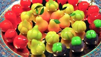 Lucunya permen ini sangat sayang untuk dimakan. Mung bean dibentuk menyerupai potongan buah berukuran kecil. Foto: Istimewa