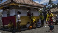 Radius berbahaya yang ditetapkan dan harus dikosongkan itu masih di radius 9 km dan tambahan 12 km di sektor utara-timur laut dan 12 km di sektor tenggara-selatan-baratdaya. Ulet Ifansasti/Getty Images.