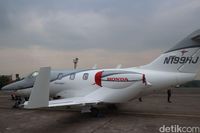 Pesawat Jet Honda Mendarat di Bandara Halim untuk Pertama Kalinya