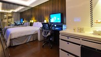 Buat kamu yang cinta mati dengan permainan komputer, tandanya harus menginap di hotel ini. Temanya tentang game! (Booking.com)