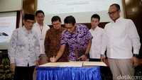 Selain itu, menurutnya, transportasi massal dan sektor pariwisata perlu terkoneksi, terutama sektor pariwisata yang mempunyai nilai-nilai sejarah.