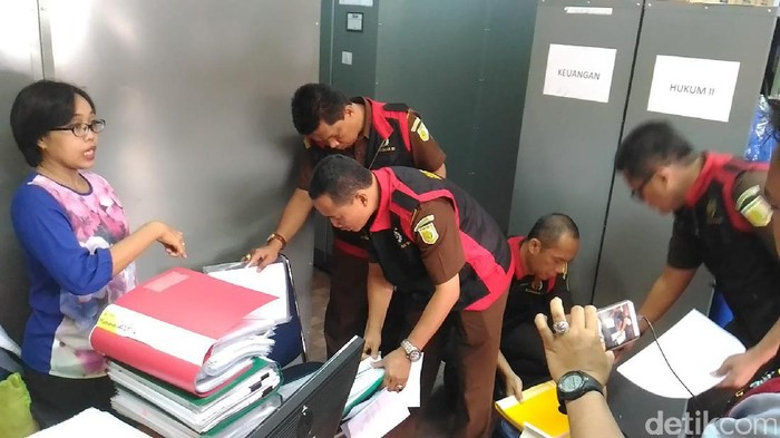 Kantor LPDB KUMKM Digeledah Penyidik Kejati Jatim