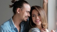Keduanya pamer foto mesra dan romantis. Dok. Instagram/bclsinclair