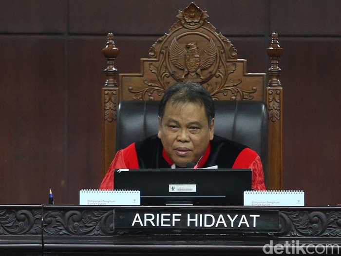 Ketua MK, Arief Hidayat