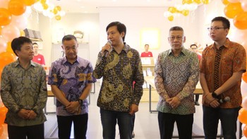 Lei mengaku sangat terinspirasi oleh Steve Jobs. Jobs adalah dewa yang kita sembah, aku tidak bisa membayangkan akan seperti apa Apple tanpa dia, ungkapnya suatu ketika. Foto: xiaomi