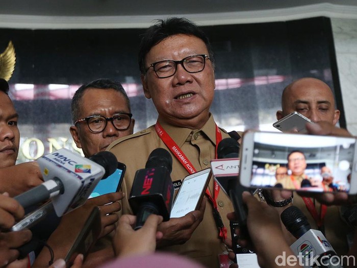 Tak Hadiri Rapat Perppu Ormas di DPR, Tjahjo Minta Maaf