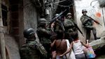 Bertopeng, Begini Aksi Polisi Militer di Brasil Gerebek Bandar Narkoba