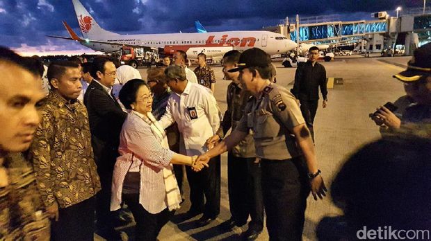  Megawati Soekarnoputri di Bandara Minangkabau, Kota Padang, Selasa (26/9/2017)