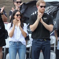 Banyak kabar menyebutkan bila Pangeran Harry dan Meghan Markle akan segera bertunangan. Terlebih ketika Pangeran Harry telah mengenalkan sang kekasih ke Ratu Elizabeth, neneknya. Foto: Dok. Getty Images