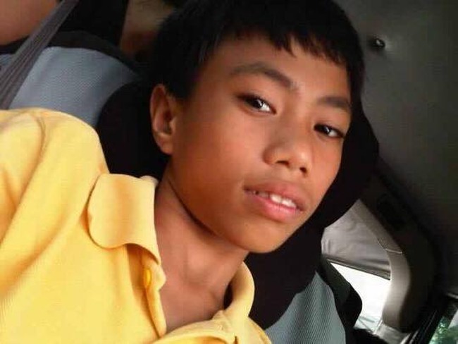 Beranjak remaja, Arnie mulai menunjukkan sisi feminin dirinya. Foto: Dok. Facebook Puberty Hits