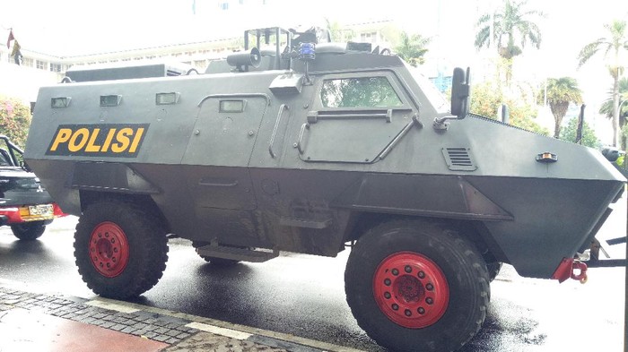 Jelang Aksi Hari Tani,  Polisi dan Barracuda Siaga di Patung Kuda