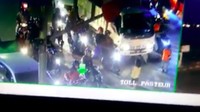 Terobosan ini merupakan bagian dari Area Traffic Control System (ATCS). Petugas bisa langsung memantau pelanggaran-pelanggaran lalu lintas, dan memberikan teguran saat itu juga lewat pantauan CCTV. Foto: viral Facebook